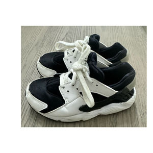 Nike Kids Sneakers Black and White